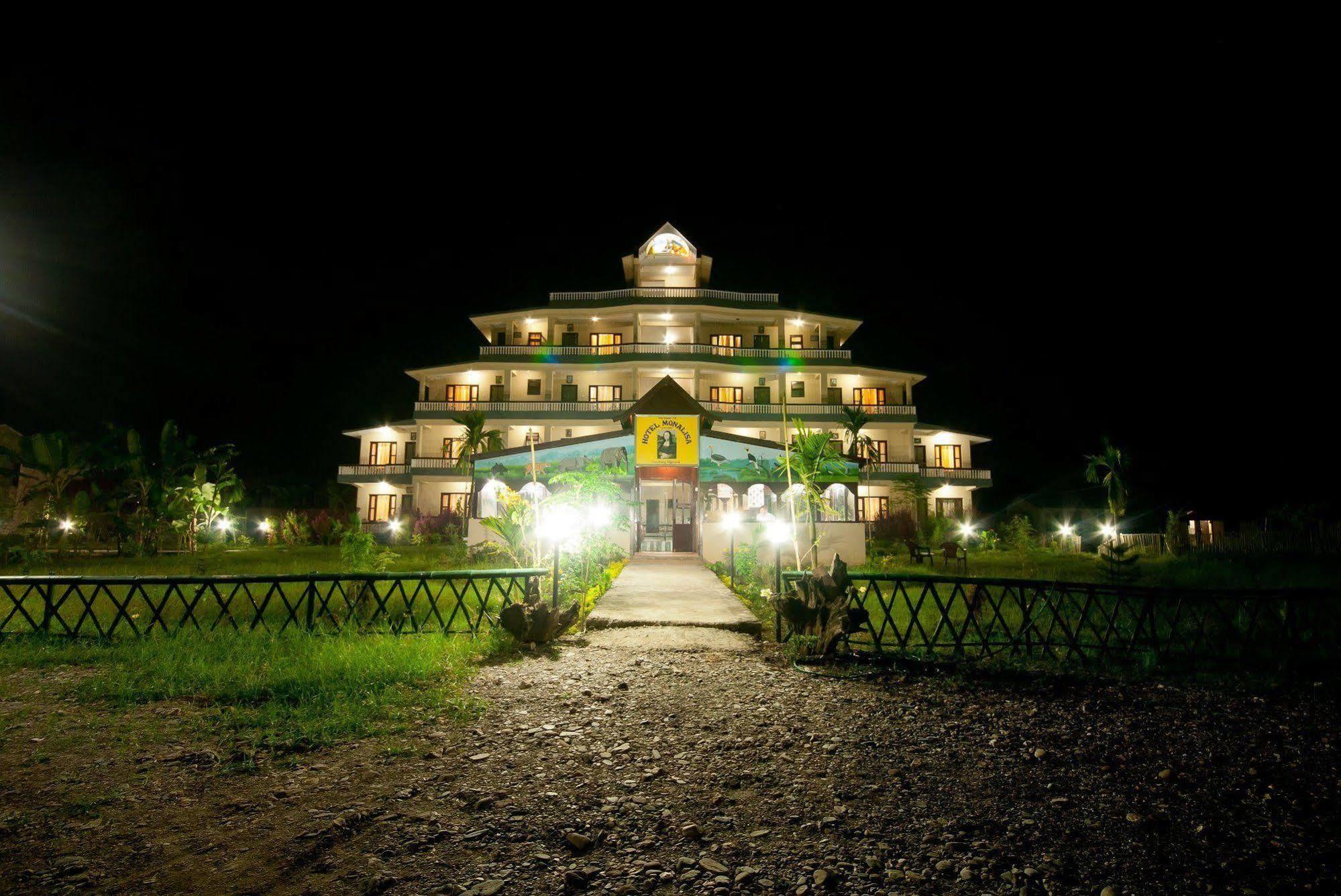 Hotel Monalisa Chitwan Sauraha Exterior foto